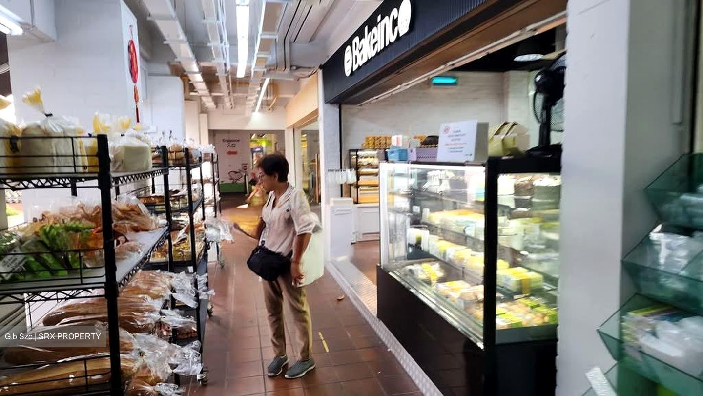 Tampines Heart (D18), Shop House #587076951